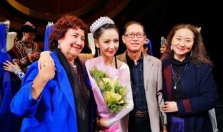 陈思诚带儿子看佟丽娅演出