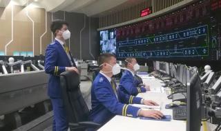 郑州地铁撤下健康码海报